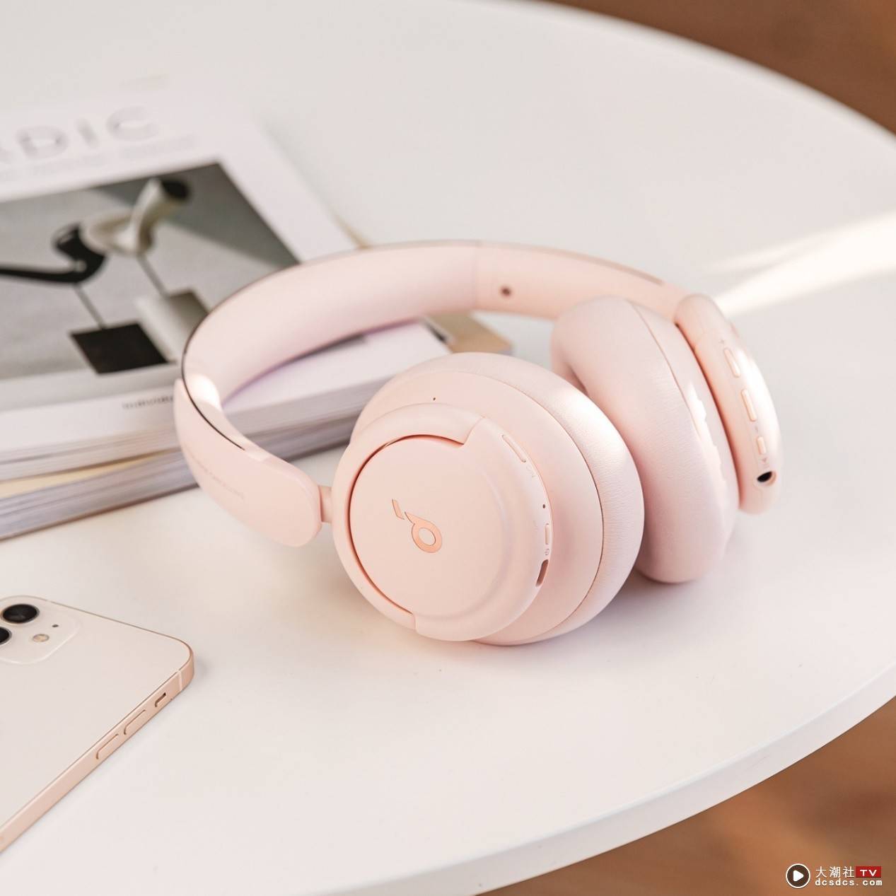 Anker Soundcore 推出三款新品！耳罩式耳机‘ Life Q30 ’樱花粉色超吸Soundcore 推出三款新品！包含耳罩式耳机、蓝牙喇叭，真无线蓝牙耳机‘ Life A1 ’售价两千元有找！